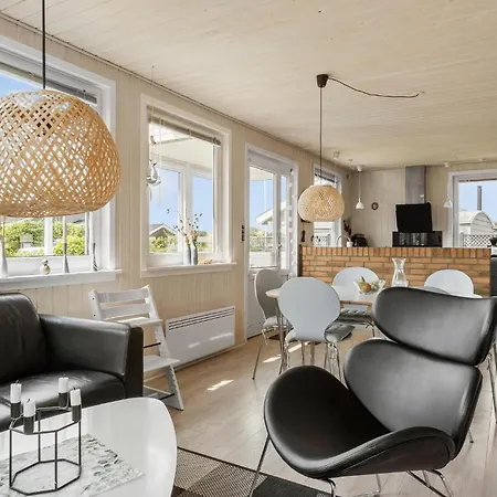 Holiday home Gorgeous In With Kitchen *